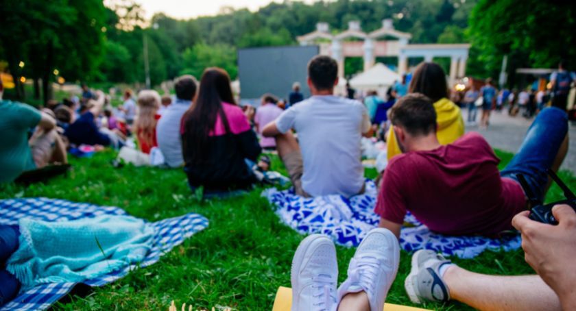 Kino plenerowe na Targówku