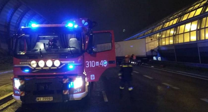 straż pożarna przy wypadku na trasie toruńskiej