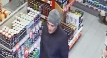 Policja szuka włamywacza. Rozpoznajesz go?